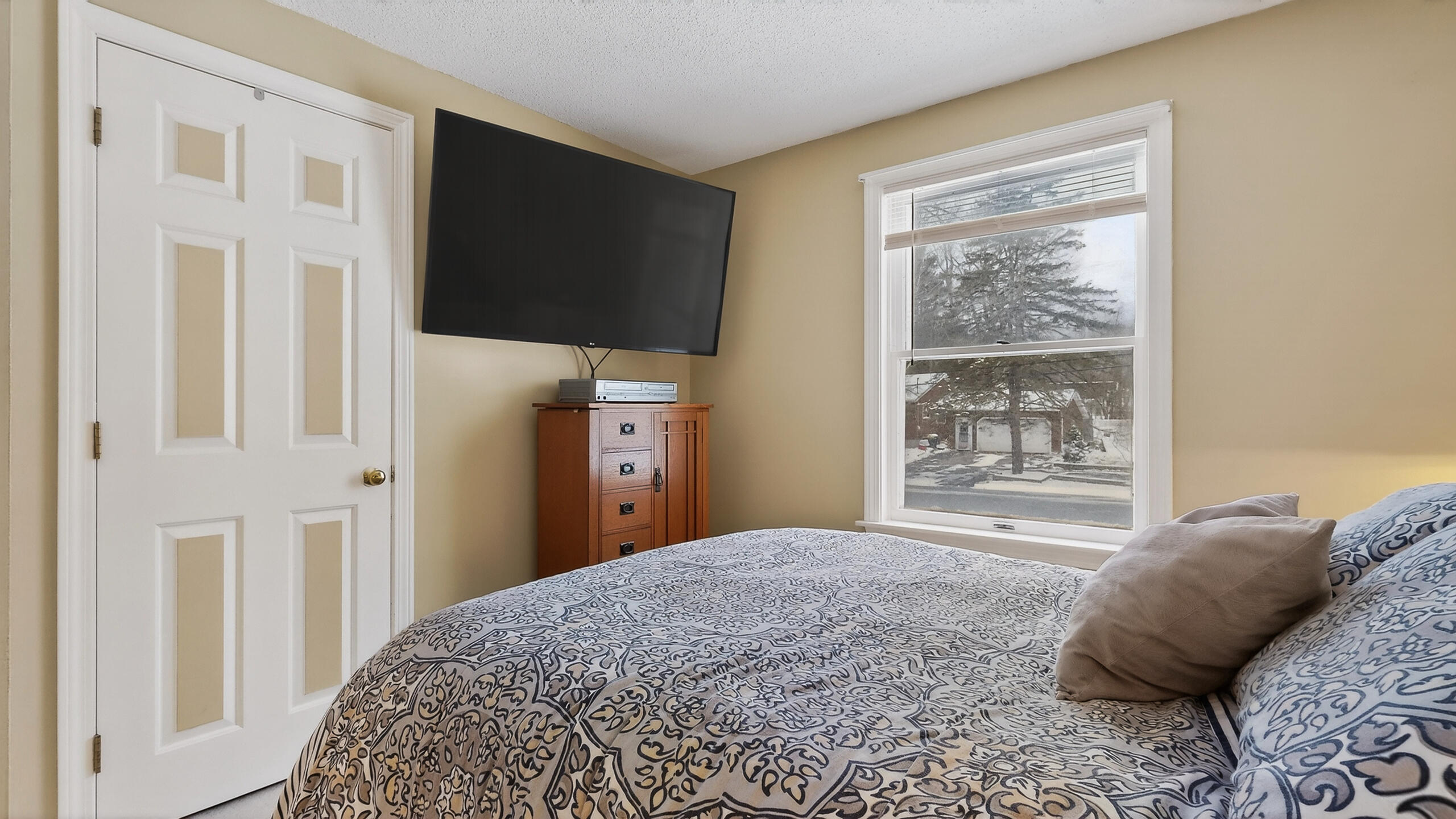 14 Fairfield Road Scarborough, ME 04074 - Photo 11 of 40 14-Fairfield-Rd-Scarborough-12052025_091