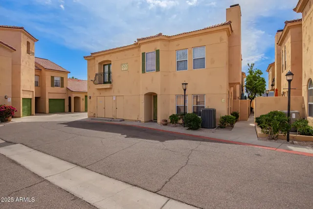 $350,000 | 5015 East Cheyenne Drive, Unit 31, Phoenix, AZ 85044