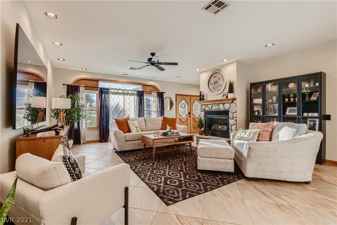 917 Rhyolite Terrace Henderson, NV 89011 - Photo 9 of 31 Gallery Image 9