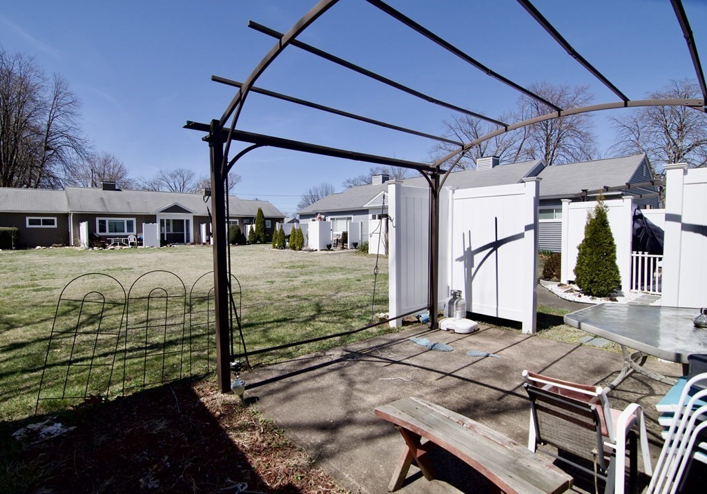 85 Doverbrook Road, Unit 85 Chicopee, MA 01022 - Photo 4 of 25