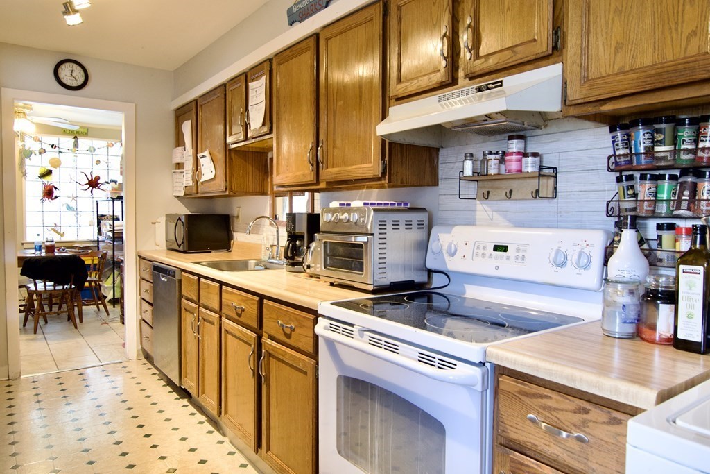 85 Doverbrook Road, Unit 85 Chicopee, MA 01022 - Photo 5 of 25