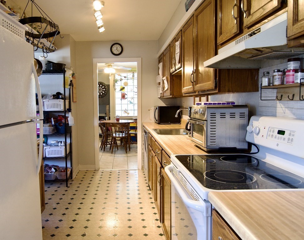 85 Doverbrook Road, Unit 85 Chicopee, MA 01022 - Photo 7 of 25