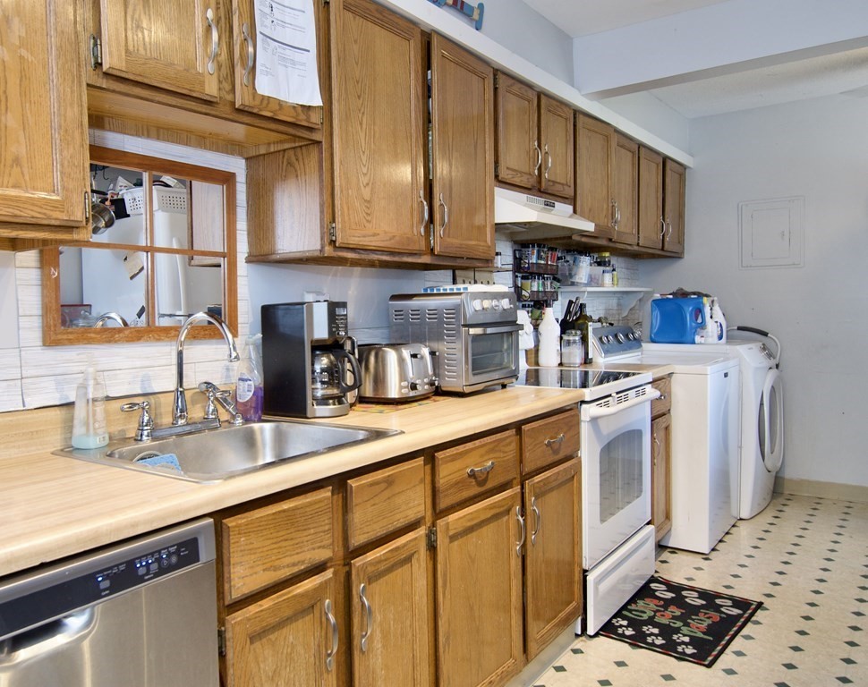 85 Doverbrook Road, Unit 85 Chicopee, MA 01022 - Photo 9 of 25