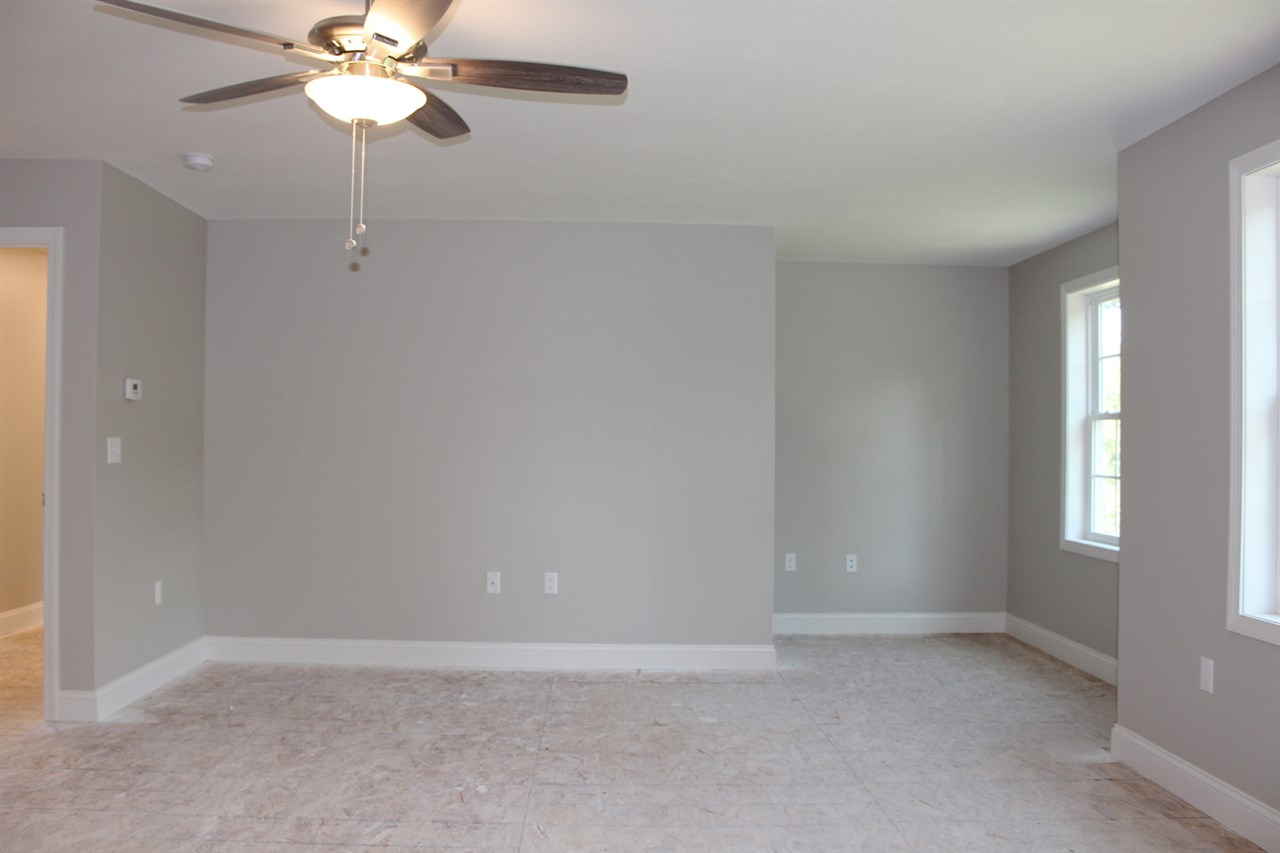 932 Smyth Road Manchester, NH 03104 - Photo 17 of 25