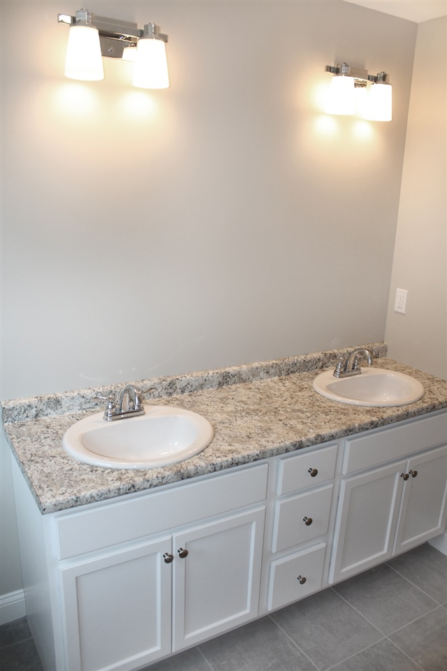 932 Smyth Road Manchester, NH 03104 - Photo 18 of 25