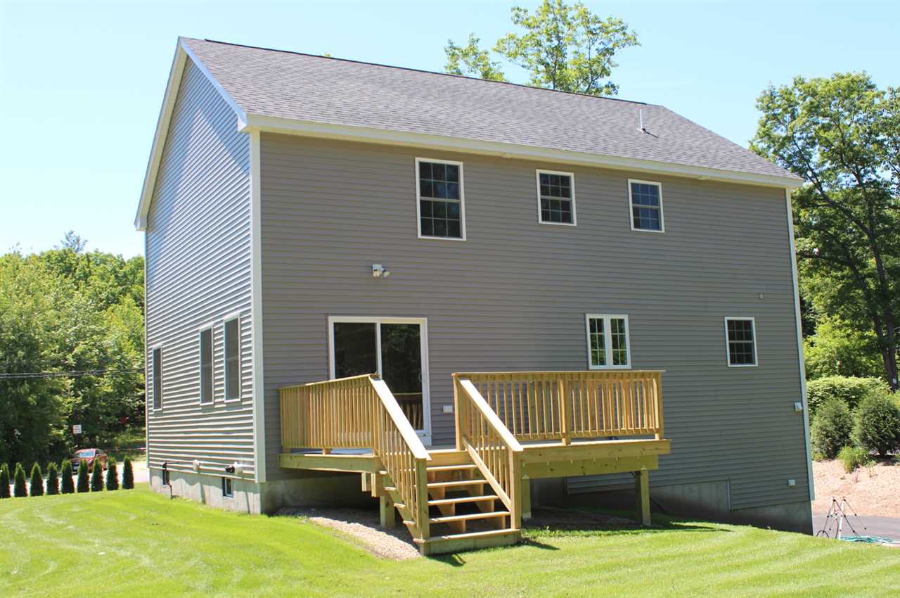 932 Smyth Road Manchester, NH 03104 - Photo 3 of 25