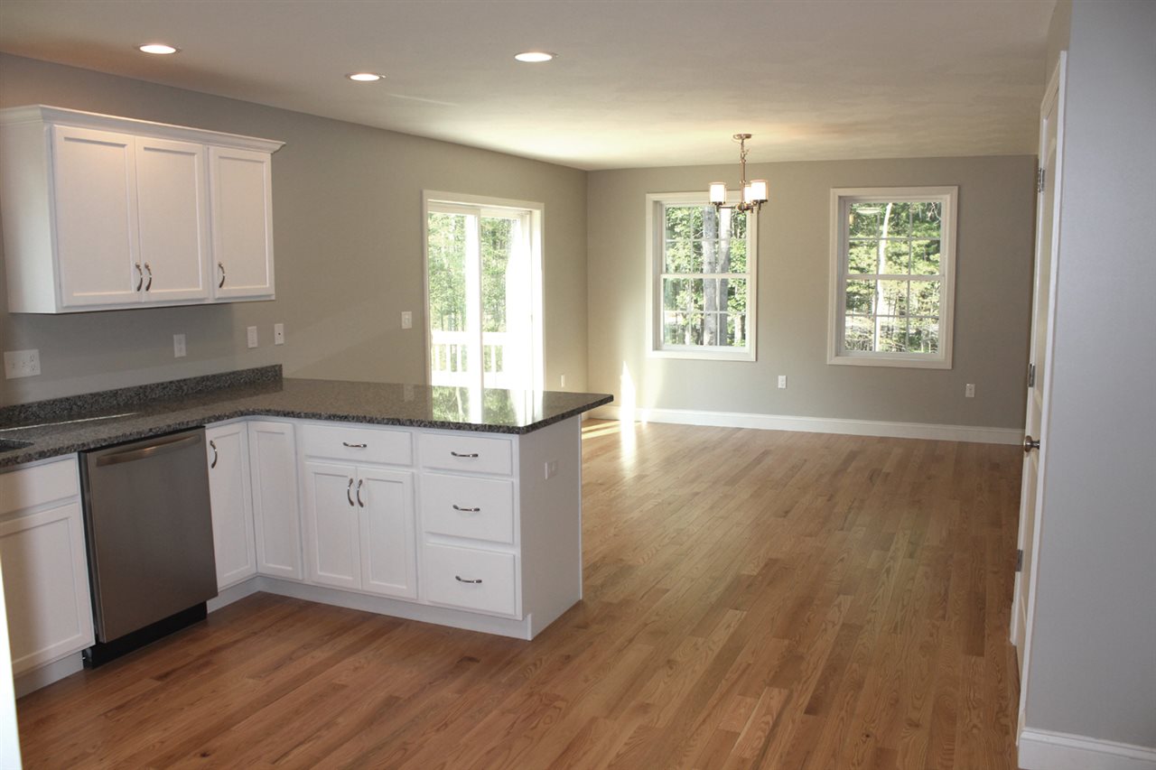 932 Smyth Road Manchester, NH 03104 - Photo 5 of 25