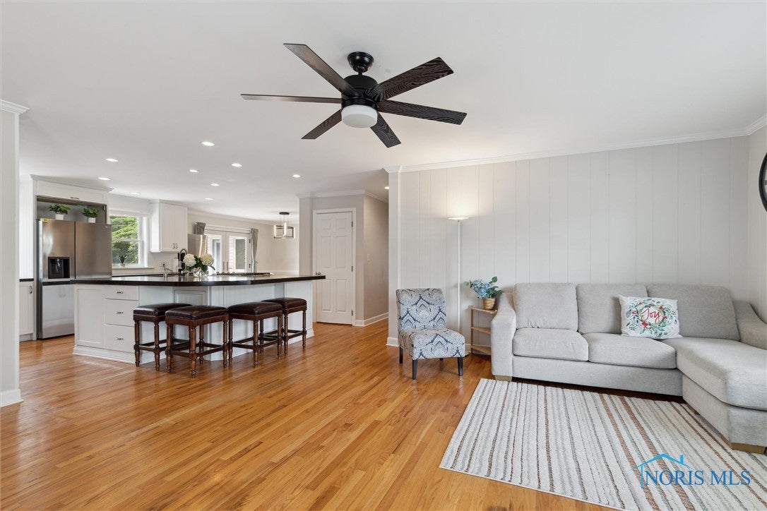 2829 Pembroke Road Toledo, OH 43606 - Photo 13 of 28 Family Room