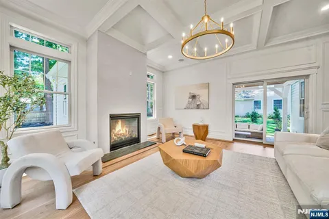 $2,650,000 | 4 Garden Court, Ho-Ho-Kus, NJ 07423