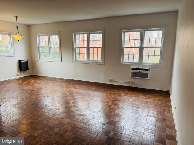 $1,800 | 3117 Martha Custis Drive, Alexandria, VA 22302