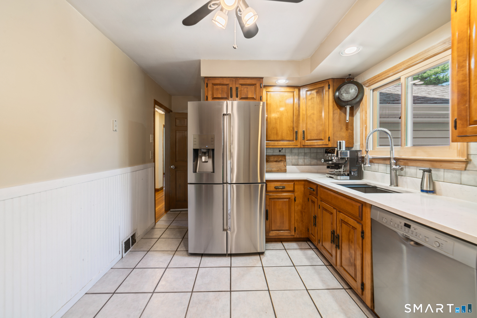26 Corbin Road Hamden, CT 06517 - Photo 10 of 38