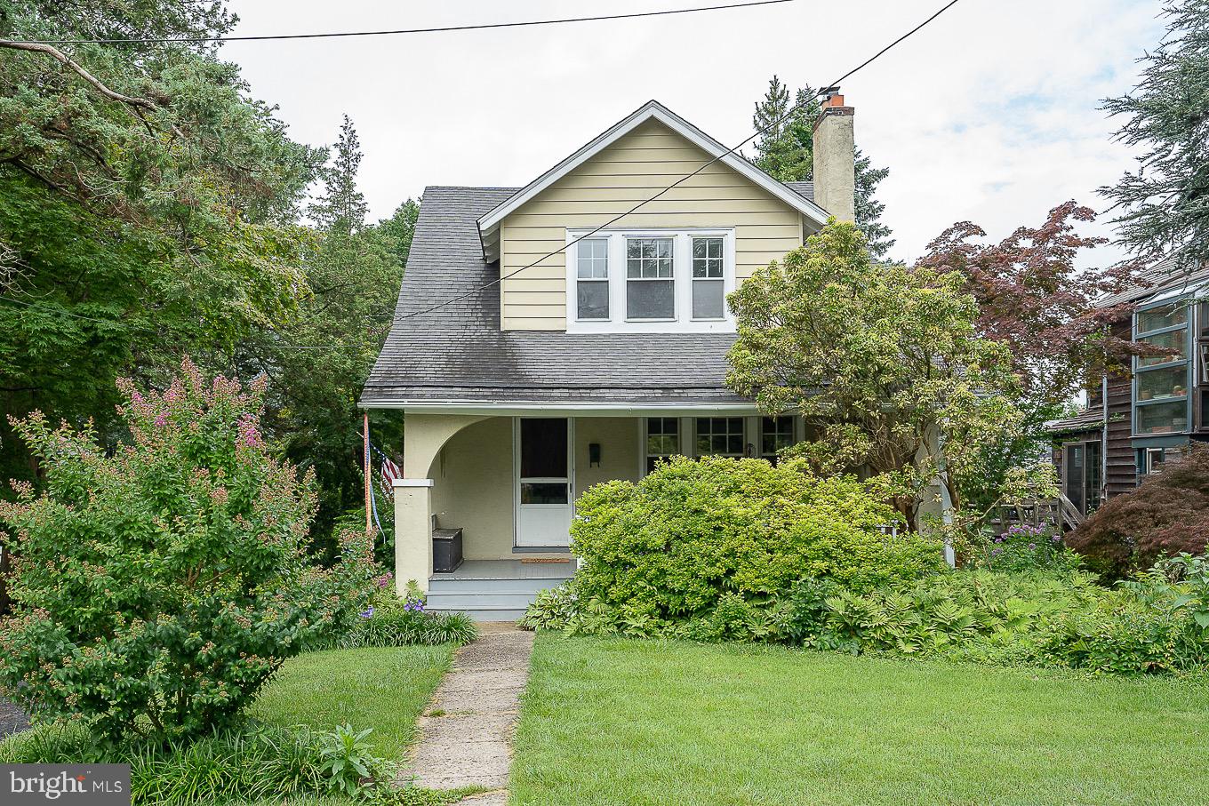 14 Manor Road Paoli, PA 19301 - Photo 3 of 23
