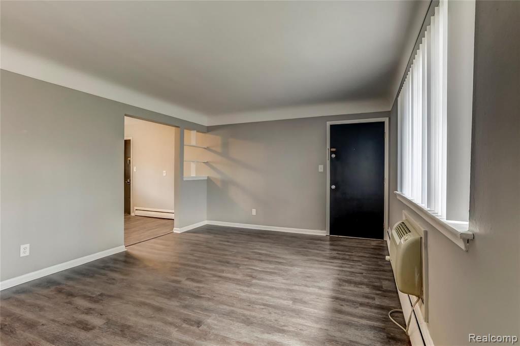 629 West Maple Road, Unit 3 Clawson, MI 48017 - Photo 5 of 13