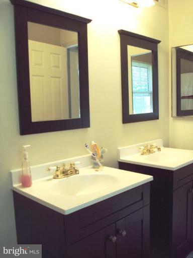 7205 Kindler Road Columbia, MD 21046 - Photo 22 of 27 Master Bath #2
