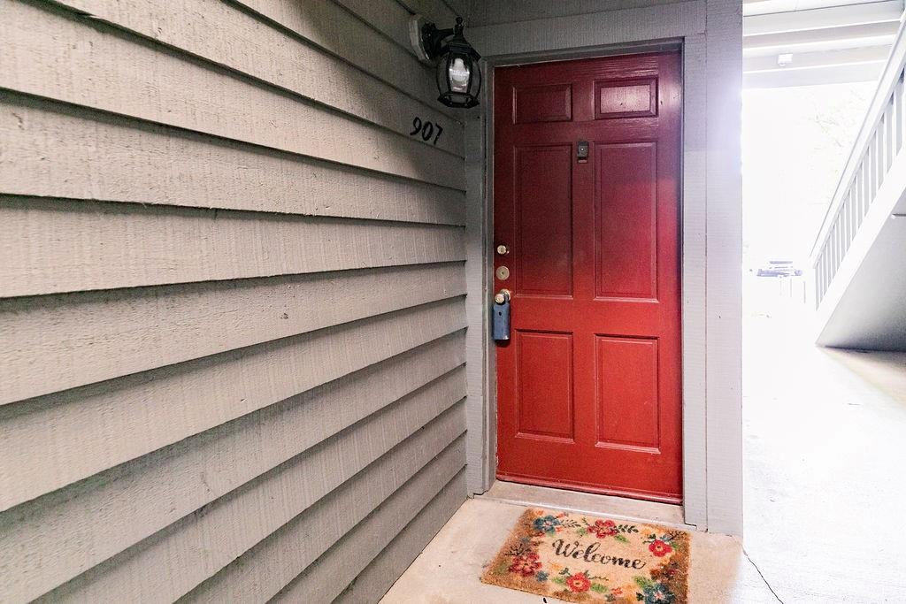 907 Tuxworth Circle Decatur, GA 30033 - Photo 1 of 1 a view of entryway