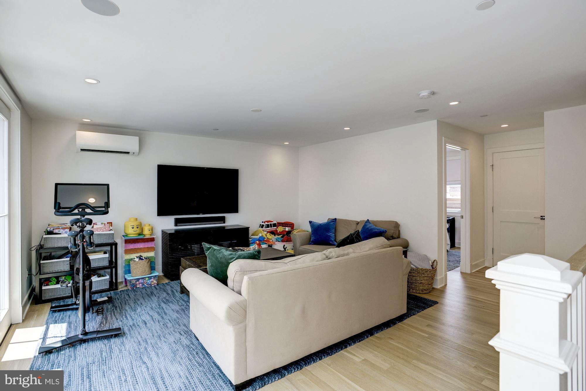 1318 T Street Northwest Washington, DC 20009 - Photo 17 of 31