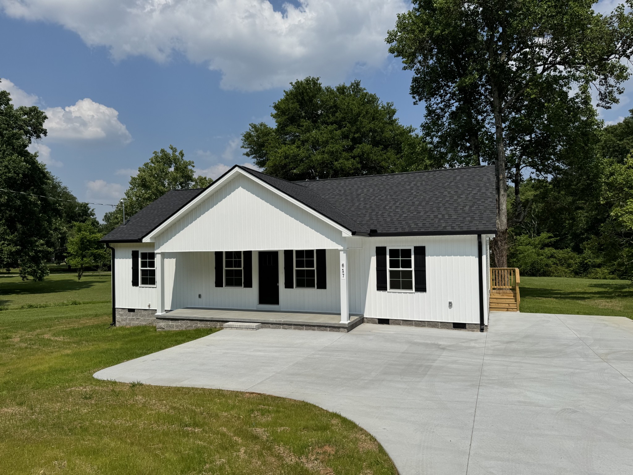 617 Kingree Road Shelbyville, TN 37160 - Photo 1 of 28 Gallery Image 1
