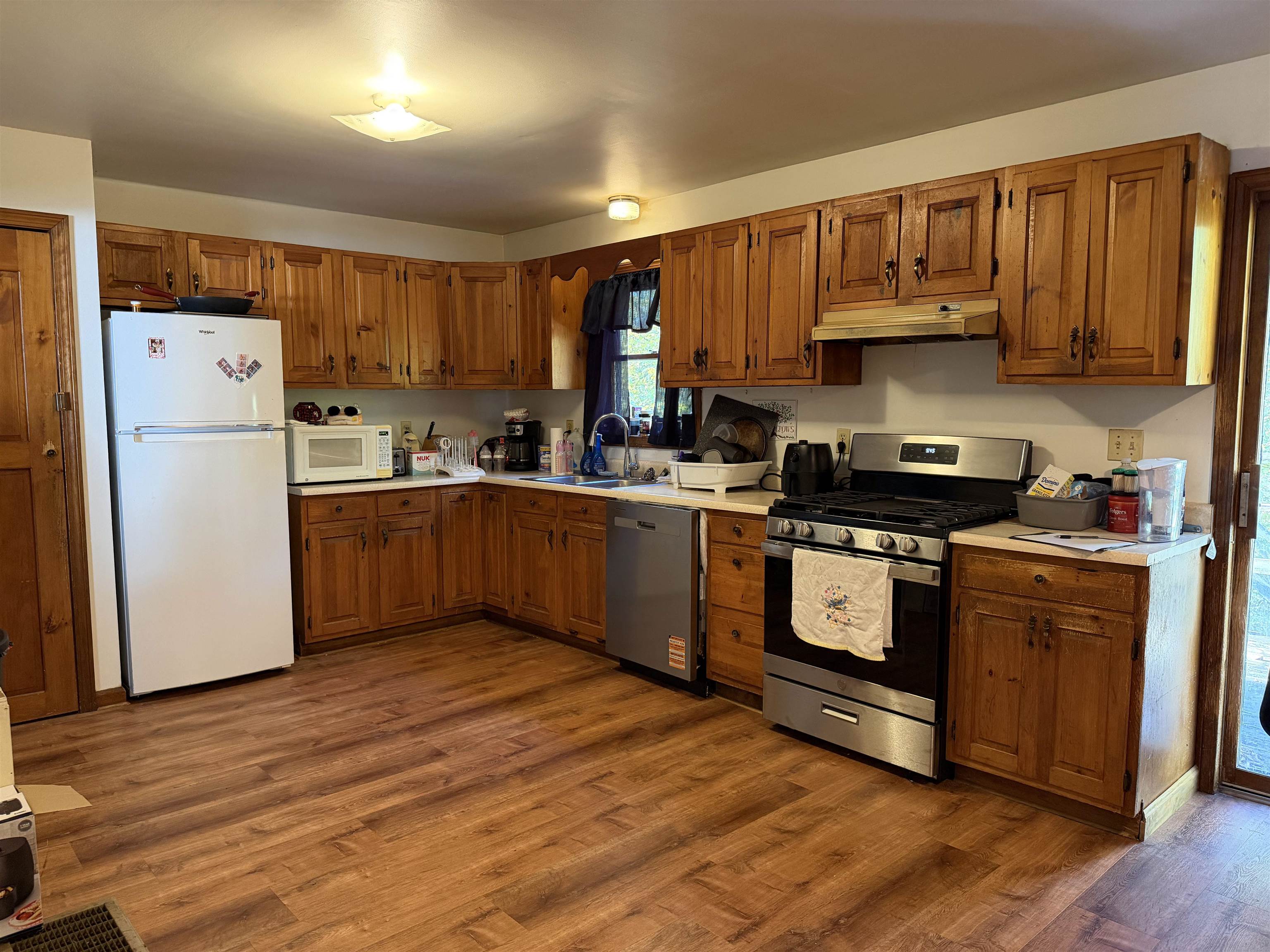 37 Dee Haven Sharon, VT 05065 - Photo 3 of 24