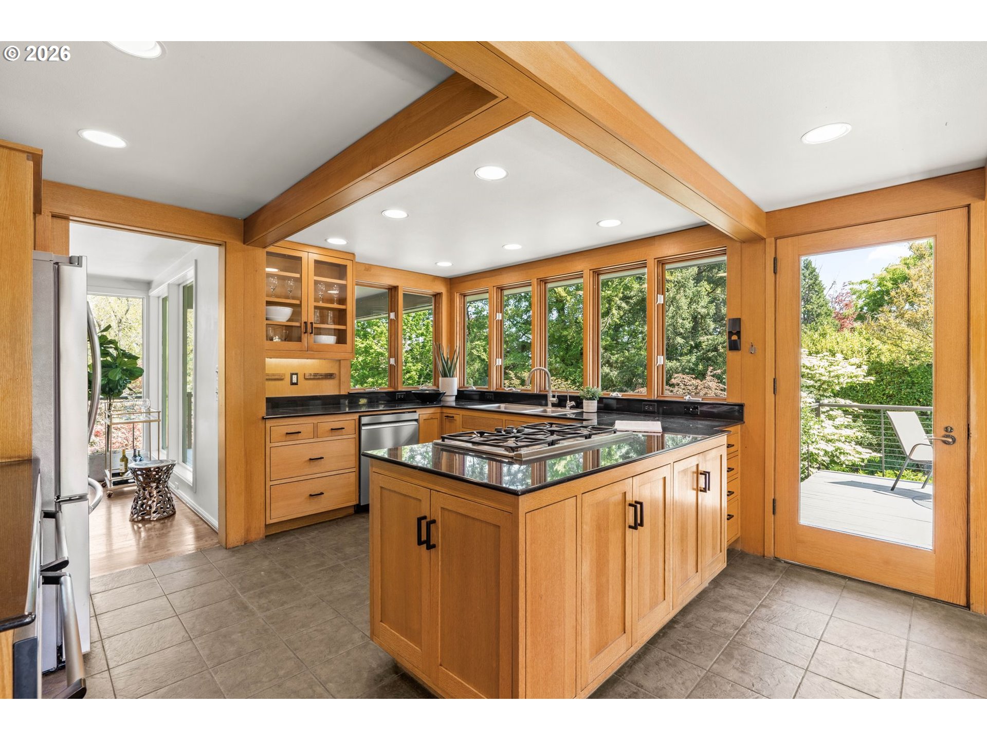 2415 Fairmount Boulevard Eugene, OR 97403 - Photo 14 of 48