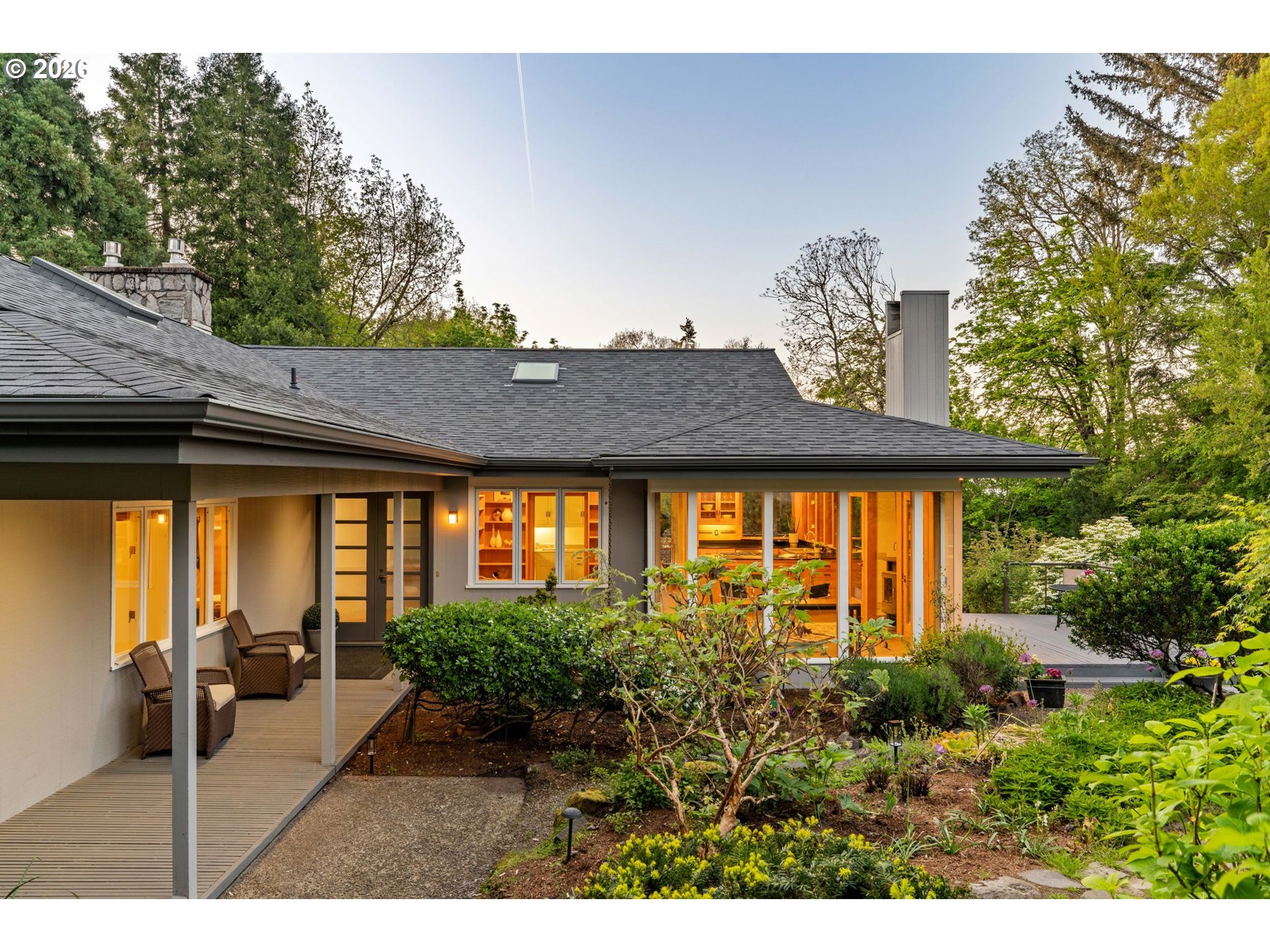 2415 Fairmount Boulevard Eugene, OR 97403 - Photo 3 of 48