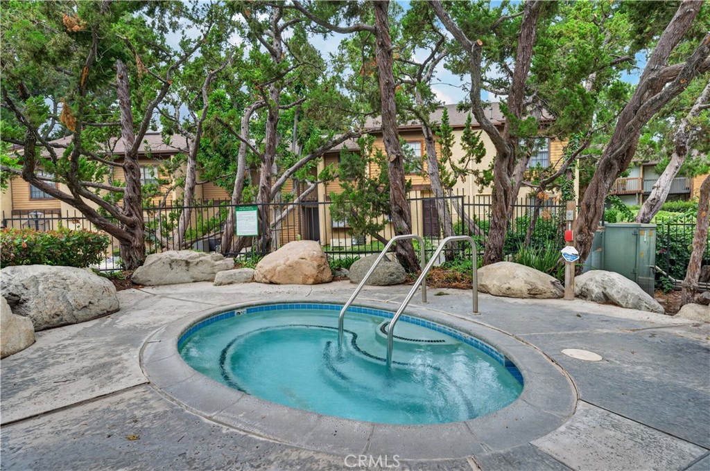 4140 Workman Mill Road, Unit 164 Whittier, CA 90601 - Photo 28 of 40 Jacuzzi