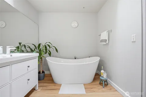 $868,000 | 7250 Old Redmond Road, Unit E119, Redmond, WA 98052