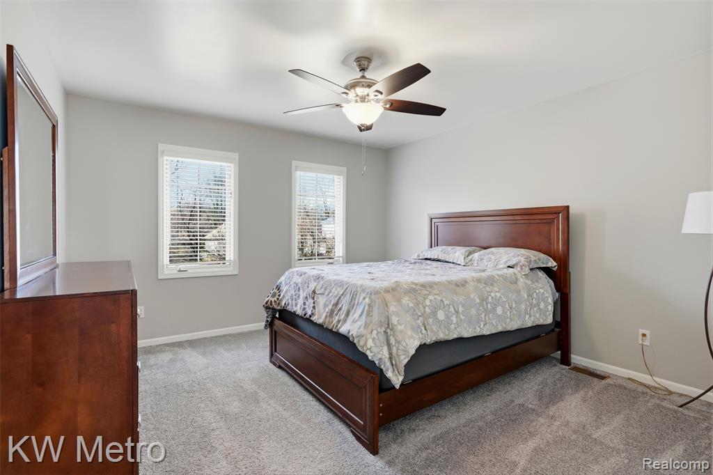 887 Grovecrest Rochester Hills, MI 48307 - Photo 23 of 42