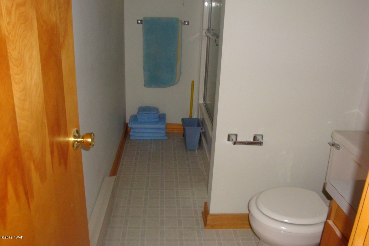 33 Ledge Road Lakeville, PA 18438 - Photo 10 of 21