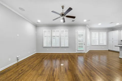 $529,900 | 4926 Ella Boulevard, Houston, TX 77018
