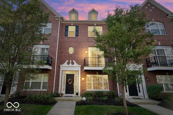 $2,100 | 11910 Riley Drive, Unit 2, Zionsville, IN 46077
