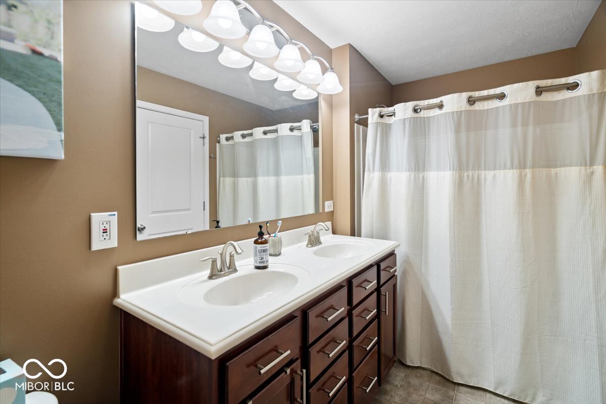 11910 Riley Drive, Unit 2 Zionsville, IN 46077 - Photo 19 of 27