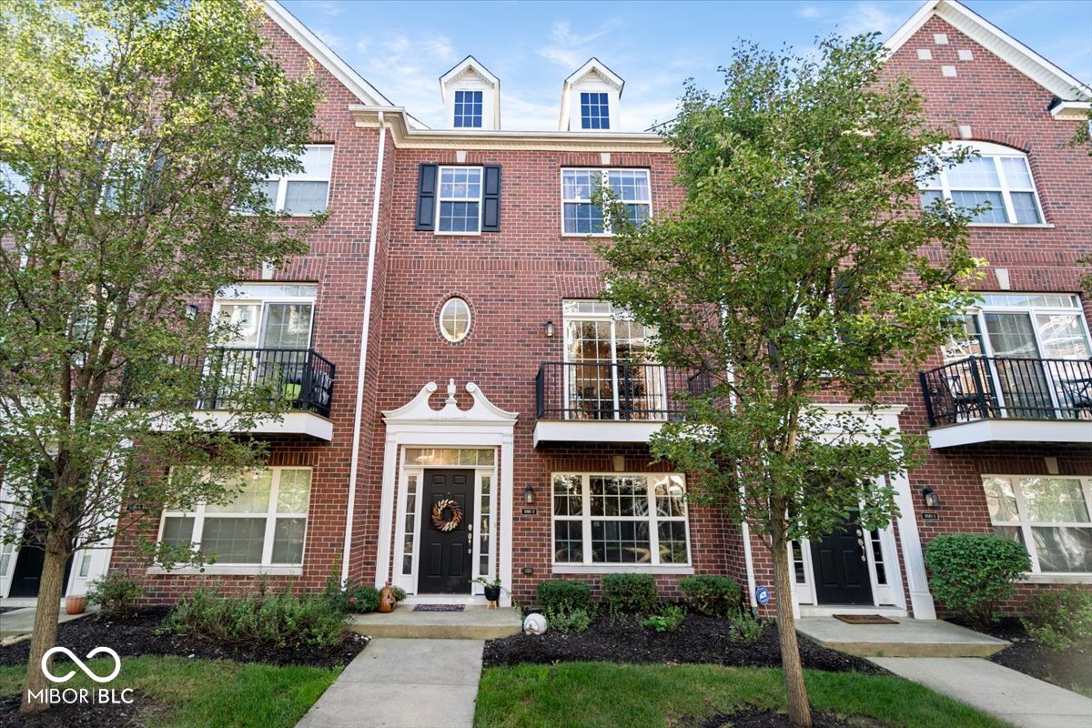 11910 Riley Drive, Unit 2 Zionsville, IN 46077 - Photo 3 of 27