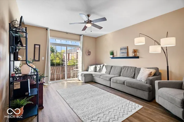 $2,100 | 11910 Riley Drive, Unit 2, Zionsville, IN 46077