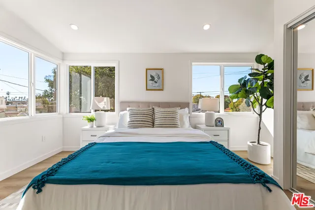 $1,223,000 | 4309 Sutro Avenue, Los Angeles, CA 90008