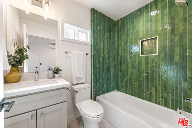 $1,223,000 | 4309 Sutro Avenue, Los Angeles, CA 90008