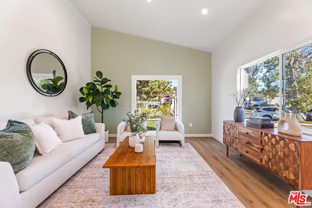 $1,223,000 | 4309 Sutro Avenue, Los Angeles, CA 90008