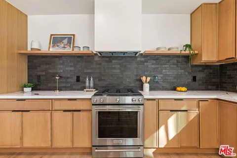 $1,223,000 | 4309 Sutro Avenue, Los Angeles, CA 90008