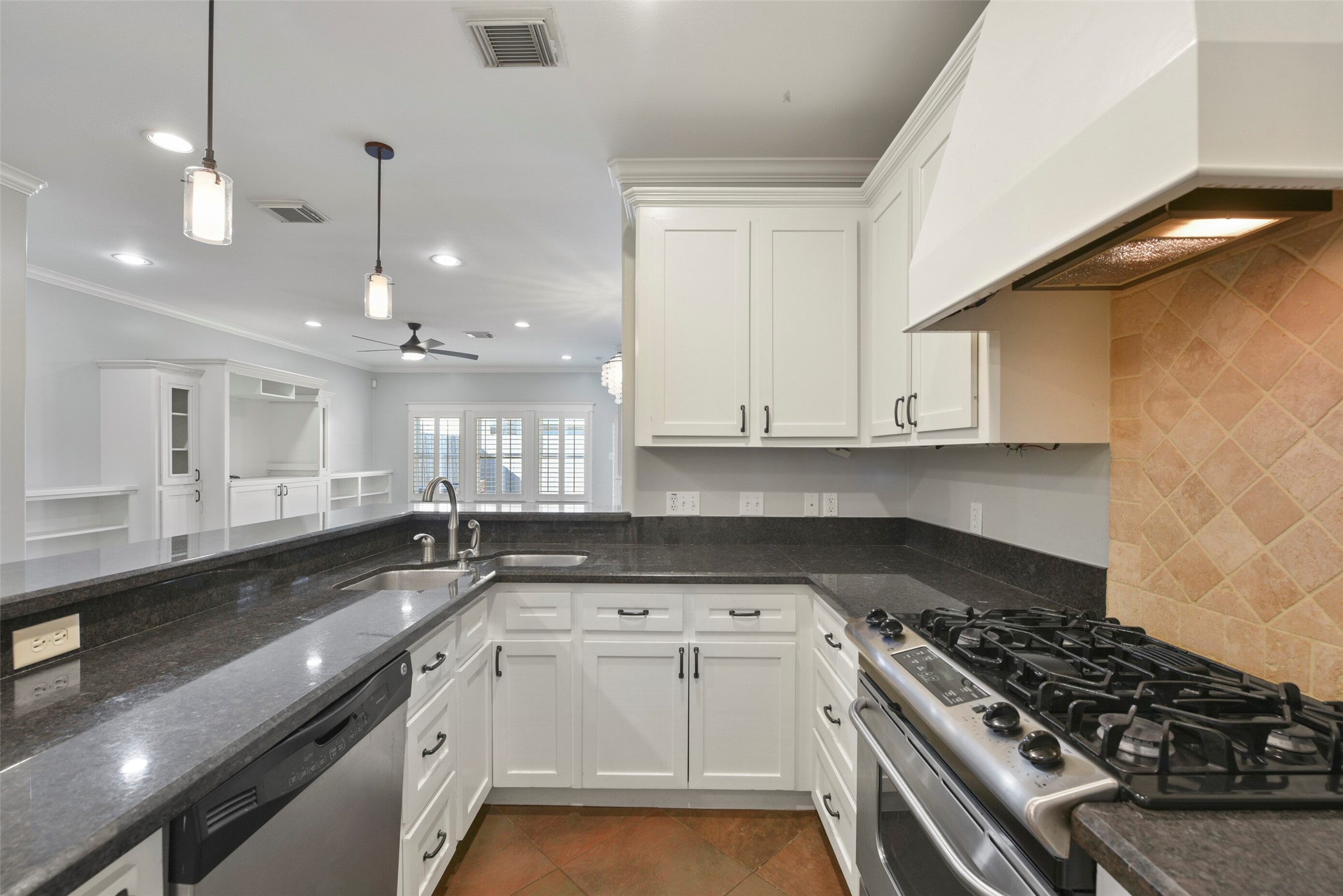 1509 Prince Street Houston, TX 77008 - Photo 5 of 33