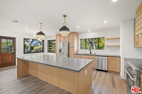 $10,000 | 3549 Stonewood Drive, Sherman Oaks, CA 91403