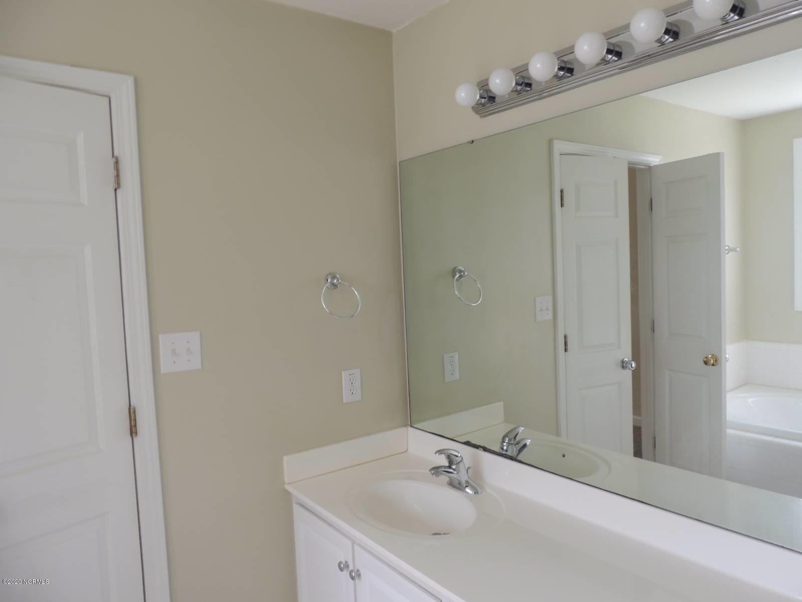 204 Marie Court Havelock, NC 28532 - Photo 19 of 41 Bath vanity