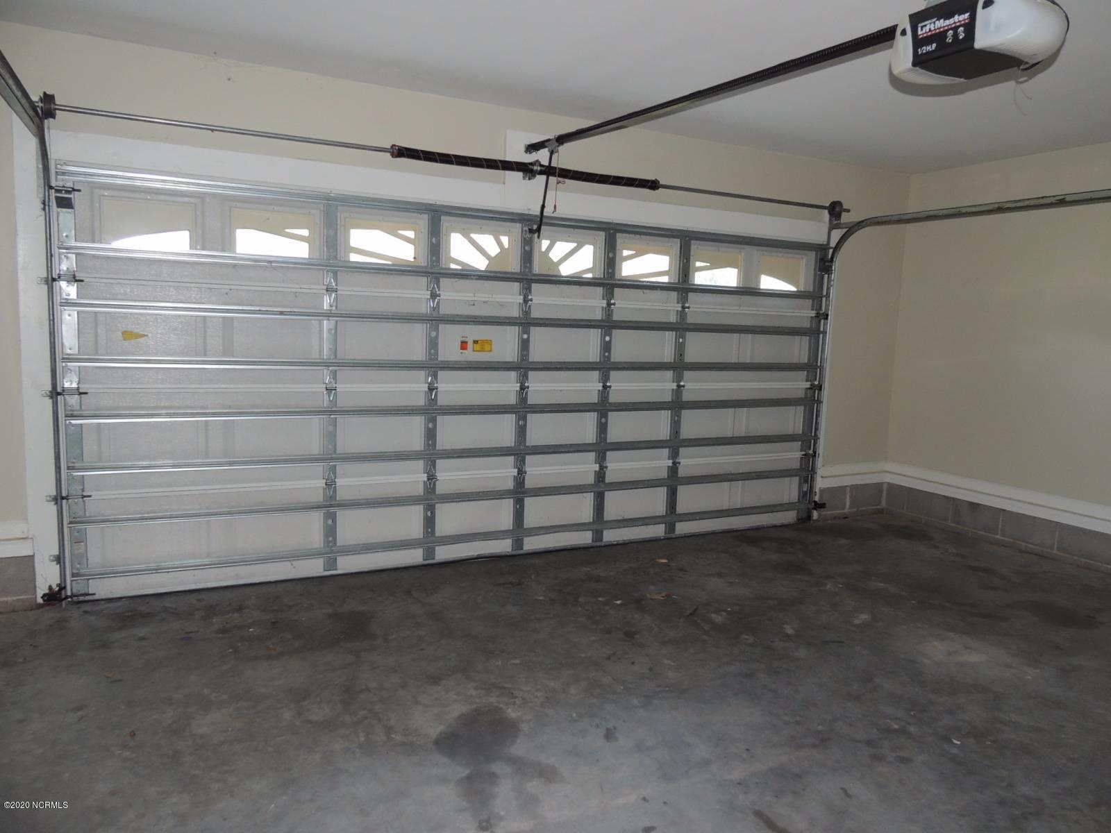 204 Marie Court Havelock, NC 28532 - Photo 25 of 41 Garage