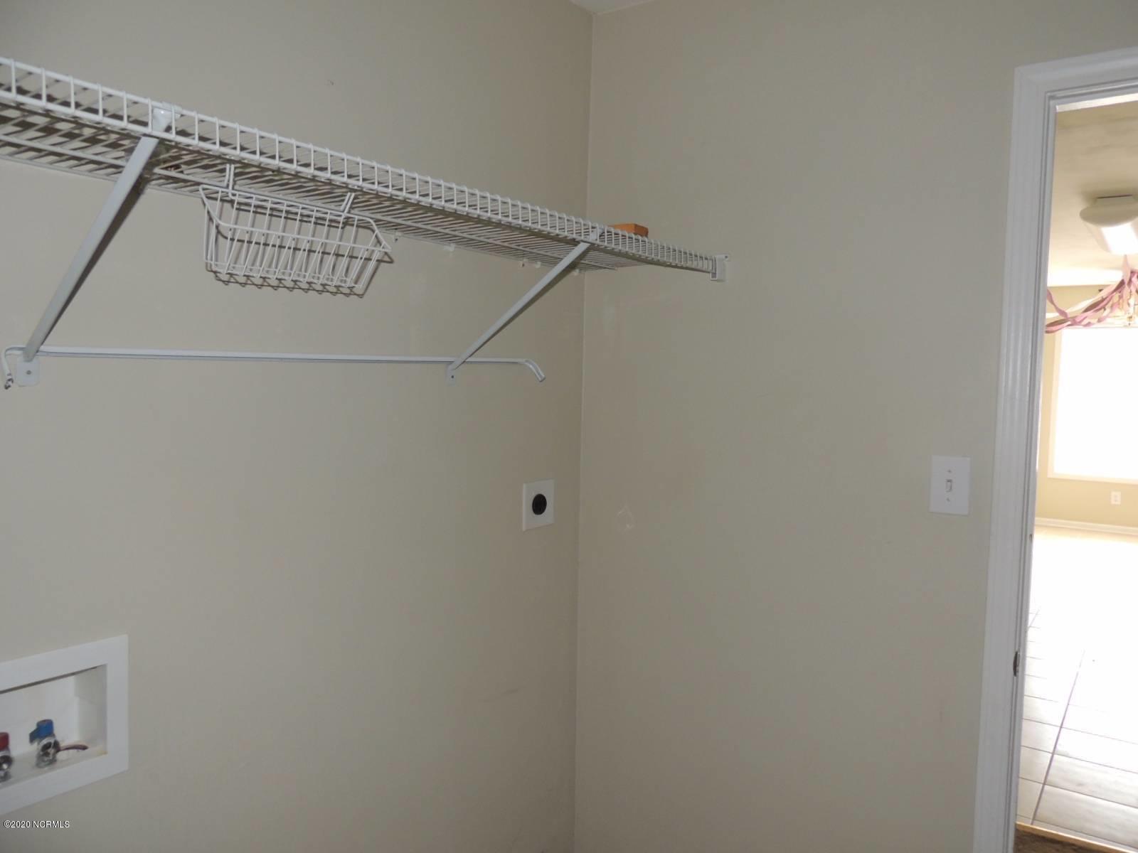 204 Marie Court Havelock, NC 28532 - Photo 30 of 41 Laundry