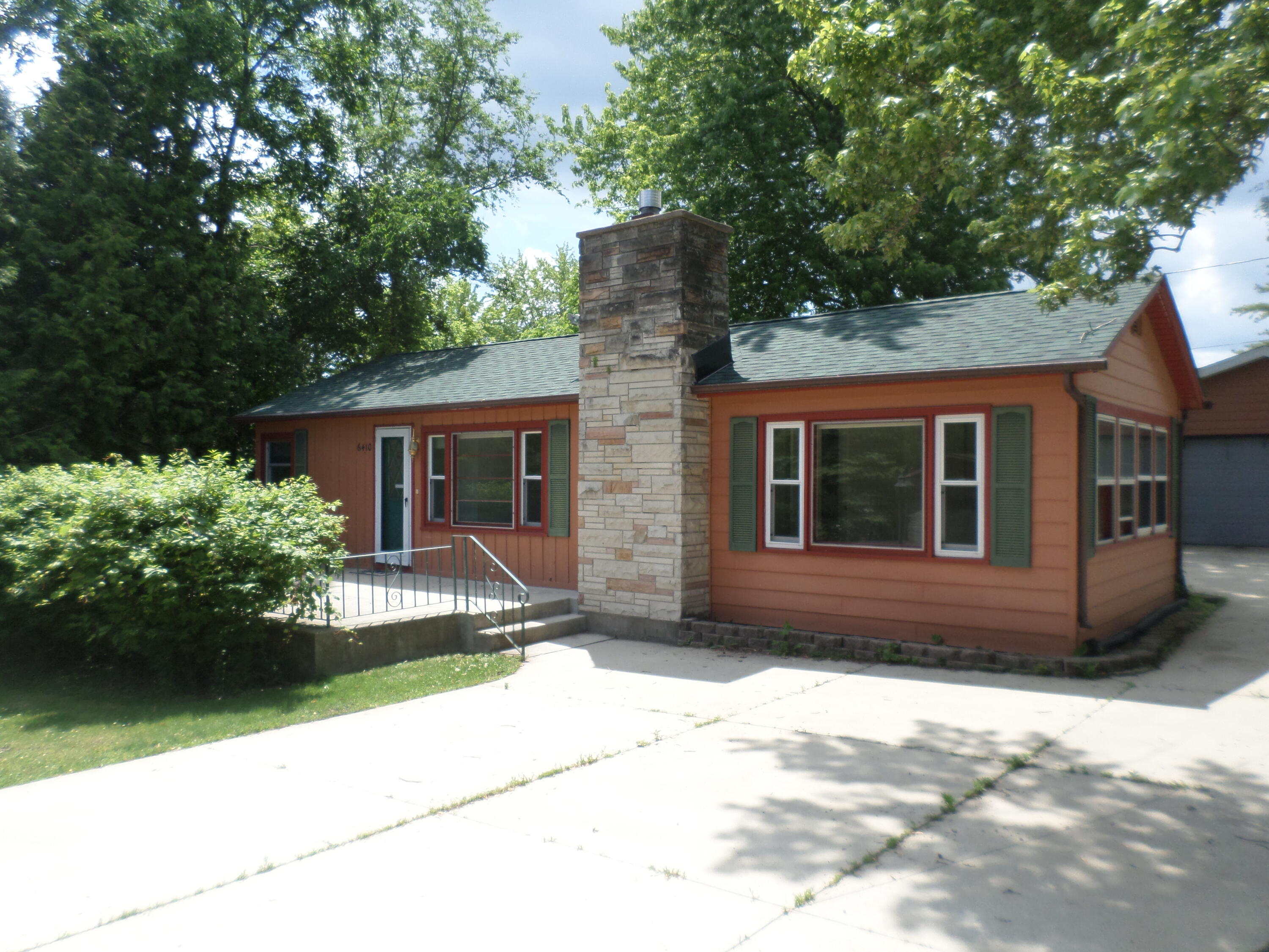 6410 245th Avenue Paddock Lake, WI 53168 - Photo 1 of 24 SAM_8947