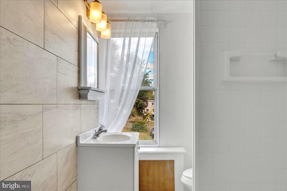 208 8th Street Brookhaven, PA 19015 - Photo 14 of 31 a view of walk in closet