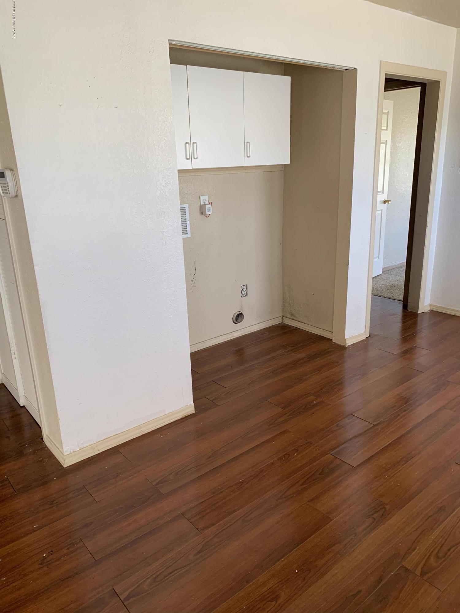 4302 South Polk Street Amarillo, TX 79110 - Photo 5 of 9 Utility rm