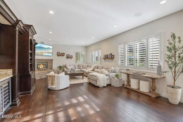 $2,300,000 | 11076 Vare Court, Moorpark, CA 93021