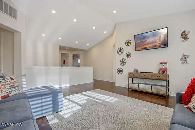 $2,300,000 | 11076 Vare Court, Moorpark, CA 93021