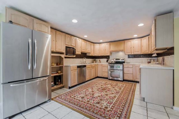8 Greenwood Road Andover, MA 01810 - Photo 7 of 29 Gallery Image 7