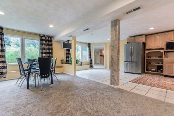 8 Greenwood Road Andover, MA 01810 - Photo 10 of 29 Gallery Image 10