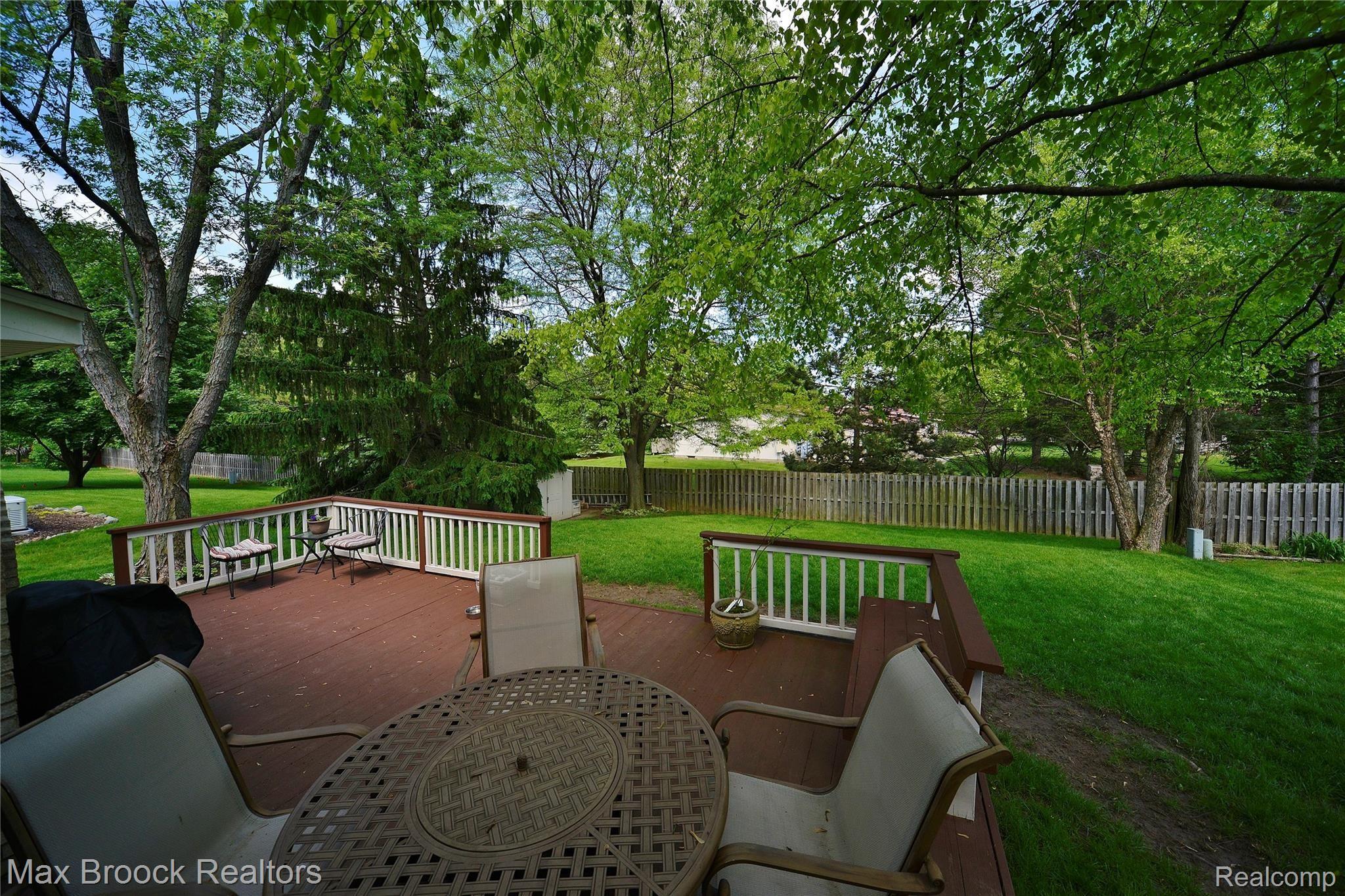 22 Foxboro Drive Rochester, MI 48309 - Photo 8 of 37 029.JPG